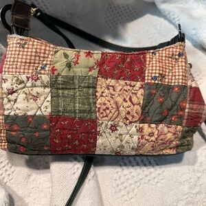 Chic Patchwork Shoulder Bag in Red and Green